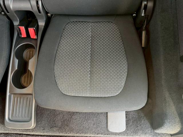 ２シリーズ ２１８ｄグランツアラー　禁煙車　衝突軽減　プラスＰＫＧ　コンフォートＰＫＧ　ＬＥＤヘッドライト　８．８インチＨＤＤナビ　クルーズコントロール　ドライビングアシスト　左右独立オートエアコン　純正１６インチＡＷ　パワーバックドア（68枚目）