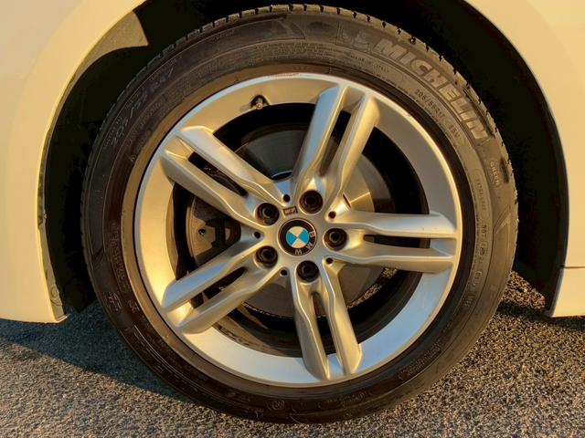 ２シリーズ ２１８ｄグランツアラー　Ｍスポーツ　禁煙車　衝突軽減　コンフォートＰＫＧ　３列シート　メーカーナビ　バックカメラ　フルセグＴＶ　パワーバックドア　ミラー内蔵ＥＴＣ　ＬＥＤヘッドライト　フロントフォグランプ　Ｂｌｕｅｔｏｏｔｈオーディオ（25枚目）