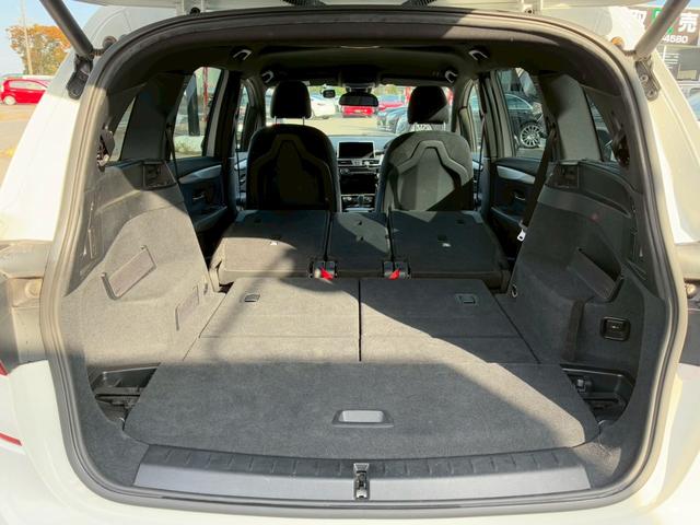 ２シリーズ ２１８ｄグランツアラー　Ｍスポーツ　禁煙車　衝突軽減　コンフォートＰＫＧ　３列シート　メーカーナビ　バックカメラ　フルセグＴＶ　パワーバックドア　ミラー内蔵ＥＴＣ　ＬＥＤヘッドライト　フロントフォグランプ　Ｂｌｕｅｔｏｏｔｈオーディオ（74枚目）