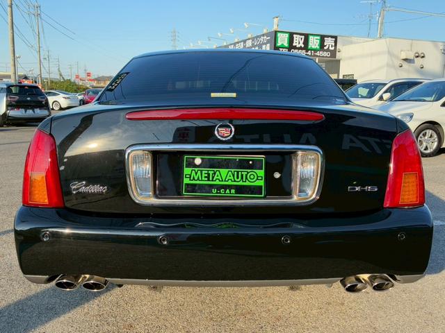 キャデラックドゥビル ＤＨＳ　最終モデル　正規ディーラー車　禁煙車　カロッツェリアナビ　フルセグＴＶ　黒革シート　シートヒーター　シートクーラー　クルーズコントロール　ステアリングヒーター　Ｂｌｕｅｔｏｏｔｈオーディオ　ＥＴＣ（17枚目）