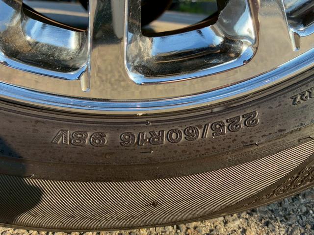 キャデラックドゥビル ＤＨＳ　最終モデル　正規ディーラー車　禁煙車　カロッツェリアナビ　フルセグＴＶ　黒革シート　シートヒーター　シートクーラー　クルーズコントロール　ステアリングヒーター　Ｂｌｕｅｔｏｏｔｈオーディオ　ＥＴＣ（26枚目）