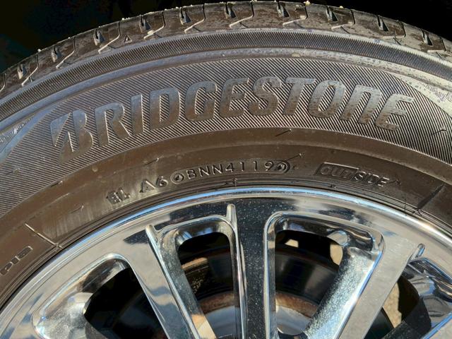 キャデラックドゥビル ＤＨＳ　最終モデル　正規ディーラー車　禁煙車　カロッツェリアナビ　フルセグＴＶ　黒革シート　シートヒーター　シートクーラー　クルーズコントロール　ステアリングヒーター　Ｂｌｕｅｔｏｏｔｈオーディオ　ＥＴＣ（27枚目）