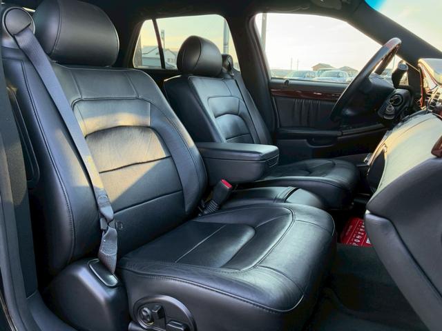 キャデラックドゥビル ＤＨＳ　最終モデル　正規ディーラー車　禁煙車　カロッツェリアナビ　フルセグＴＶ　黒革シート　シートヒーター　シートクーラー　クルーズコントロール　ステアリングヒーター　Ｂｌｕｅｔｏｏｔｈオーディオ　ＥＴＣ（41枚目）