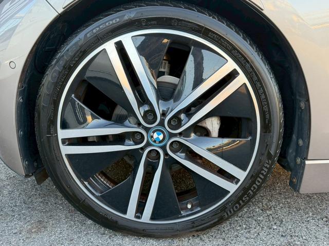 ｉ３ レンジ・エクステンダー装備車　禁煙車　アダプティブクルーズコントロール　ＬＥＤヘッドライト　オプション２０インチＡＷ　Ｂｌｕｅｔｏｏｔｈオーディオ　ルーフ？がれ無し　バックカメラ　純正ＨＤＤナビ　パーキングセンサー　ＥＴＣ（28枚目）