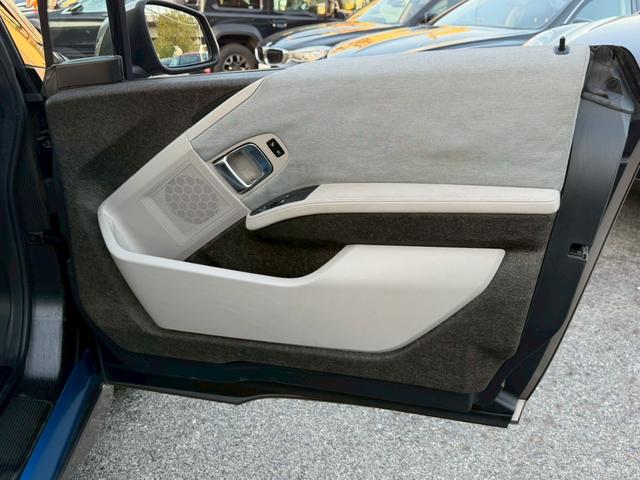 ｉ３ レンジ・エクステンダー装備車　禁煙車　アダプティブクルーズコントロール　ＬＥＤヘッドライト　オプション２０インチＡＷ　Ｂｌｕｅｔｏｏｔｈオーディオ　ルーフ？がれ無し　バックカメラ　純正ＨＤＤナビ　パーキングセンサー　ＥＴＣ（35枚目）