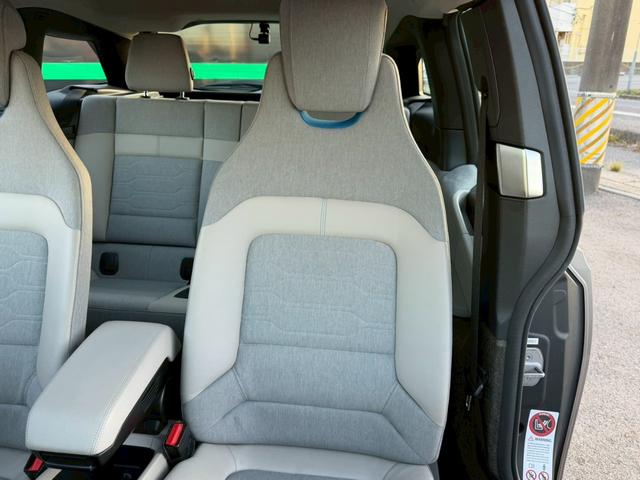 ｉ３ レンジ・エクステンダー装備車　禁煙車　アダプティブクルーズコントロール　ＬＥＤヘッドライト　オプション２０インチＡＷ　Ｂｌｕｅｔｏｏｔｈオーディオ　ルーフ？がれ無し　バックカメラ　純正ＨＤＤナビ　パーキングセンサー　ＥＴＣ（44枚目）