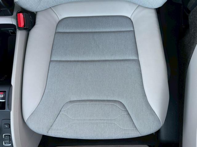 ｉ３ レンジ・エクステンダー装備車　禁煙車　アダプティブクルーズコントロール　ＬＥＤヘッドライト　オプション２０インチＡＷ　Ｂｌｕｅｔｏｏｔｈオーディオ　ルーフ？がれ無し　バックカメラ　純正ＨＤＤナビ　パーキングセンサー　ＥＴＣ（45枚目）