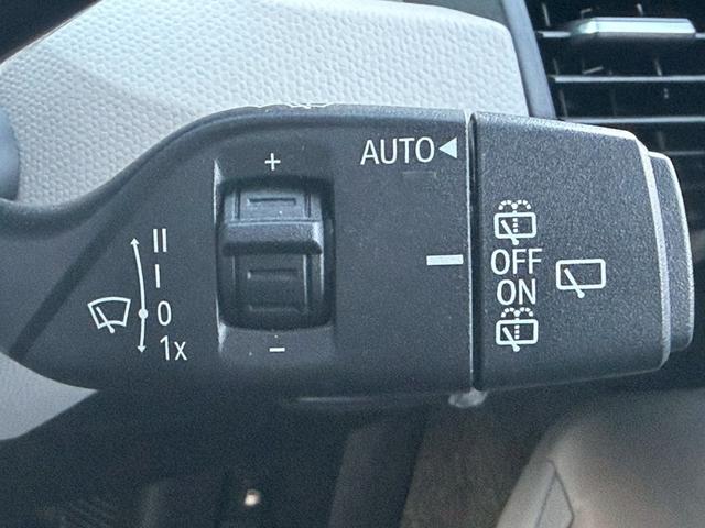 ｉ３ レンジ・エクステンダー装備車　禁煙車　アダプティブクルーズコントロール　ＬＥＤヘッドライト　オプション２０インチＡＷ　Ｂｌｕｅｔｏｏｔｈオーディオ　ルーフ？がれ無し　バックカメラ　純正ＨＤＤナビ　パーキングセンサー　ＥＴＣ（52枚目）