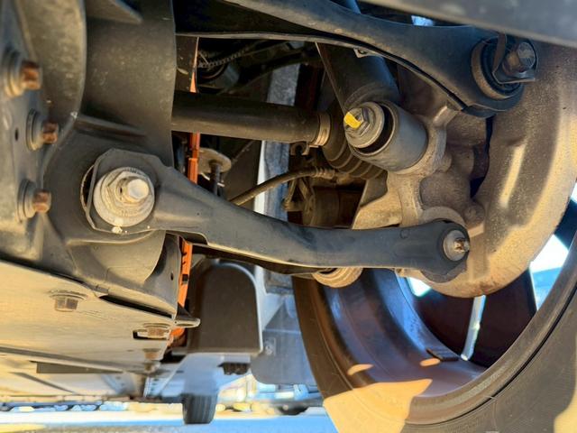 ｉ３ レンジ・エクステンダー装備車　禁煙車　アダプティブクルーズコントロール　ＬＥＤヘッドライト　オプション２０インチＡＷ　Ｂｌｕｅｔｏｏｔｈオーディオ　ルーフ？がれ無し　バックカメラ　純正ＨＤＤナビ　パーキングセンサー　ＥＴＣ（61枚目）