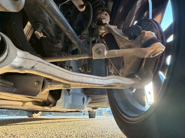 ｉ３ レンジ・エクステンダー装備車　禁煙車　アダプティブクルーズコントロール　ＬＥＤヘッドライト　オプション２０インチＡＷ　Ｂｌｕｅｔｏｏｔｈオーディオ　ルーフ？がれ無し　バックカメラ　純正ＨＤＤナビ　パーキングセンサー　ＥＴＣ（62枚目）