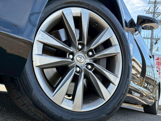 ＬＳ ＬＳ６００ｈＬ　エグゼクティブパッケージ　禁煙車　５人　黒革シート　後席センターモニター　レーダークルーズコントロール　全席シートヒ－ター　　２１２ブラック　ＢＳＭ　パワーバックドア　パーキングセンサー　三眼ＬＥＤ　レーンキーピングアシスト（22枚目）