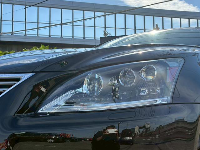 ＬＳ ＬＳ６００ｈＬ　エグゼクティブパッケージ　禁煙車　５人　黒革シート　後席センターモニター　レーダークルーズコントロール　全席シートヒ－ター　　２１２ブラック　ＢＳＭ　パワーバックドア　パーキングセンサー　三眼ＬＥＤ　レーンキーピングアシスト（34枚目）