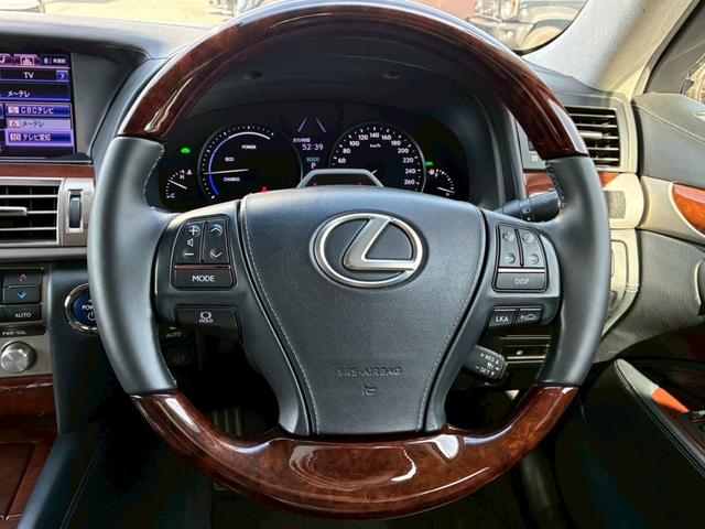 ＬＳ ＬＳ６００ｈＬ　エグゼクティブパッケージ　禁煙車　５人　黒革シート　後席センターモニター　レーダークルーズコントロール　全席シートヒ－ター　　２１２ブラック　ＢＳＭ　パワーバックドア　パーキングセンサー　三眼ＬＥＤ　レーンキーピングアシスト（36枚目）
