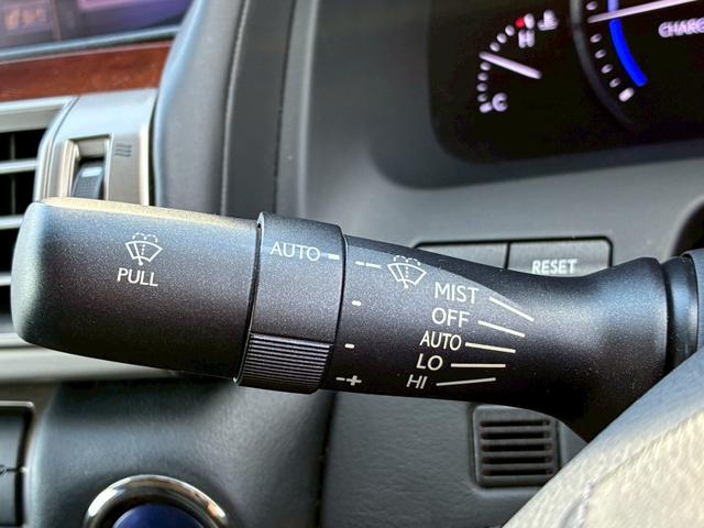 ＬＳ ＬＳ６００ｈＬ　エグゼクティブパッケージ　禁煙車　５人　黒革シート　後席センターモニター　レーダークルーズコントロール　全席シートヒ－ター　　２１２ブラック　ＢＳＭ　パワーバックドア　パーキングセンサー　三眼ＬＥＤ　レーンキーピングアシスト（47枚目）