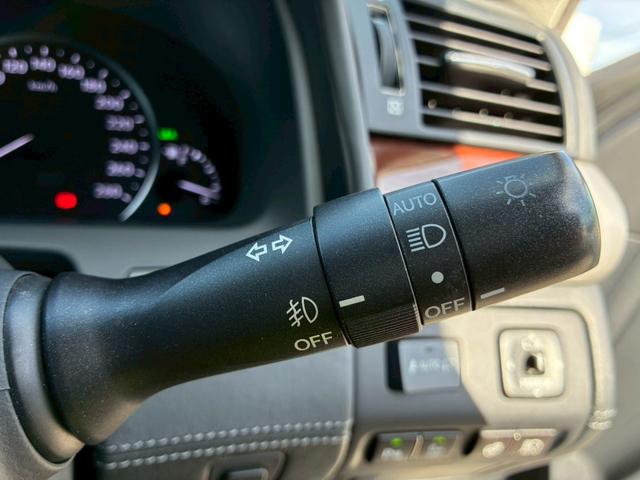 ＬＳ ＬＳ６００ｈＬ　エグゼクティブパッケージ　禁煙車　５人　黒革シート　後席センターモニター　レーダークルーズコントロール　全席シートヒ－ター　　２１２ブラック　ＢＳＭ　パワーバックドア　パーキングセンサー　三眼ＬＥＤ　レーンキーピングアシスト（48枚目）