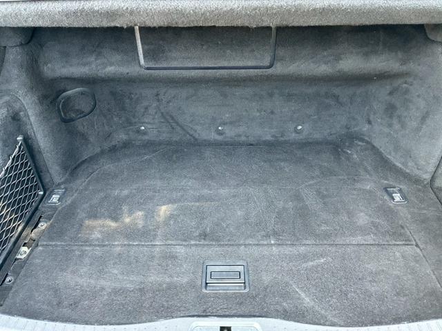 ＬＳ ＬＳ６００ｈＬ　エグゼクティブパッケージ　禁煙車　５人　黒革シート　後席センターモニター　レーダークルーズコントロール　全席シートヒ－ター　　２１２ブラック　ＢＳＭ　パワーバックドア　パーキングセンサー　三眼ＬＥＤ　レーンキーピングアシスト（69枚目）