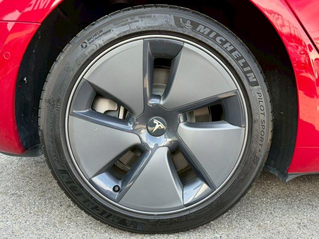 ガリ傷も少なく、非常に綺麗な状態です★