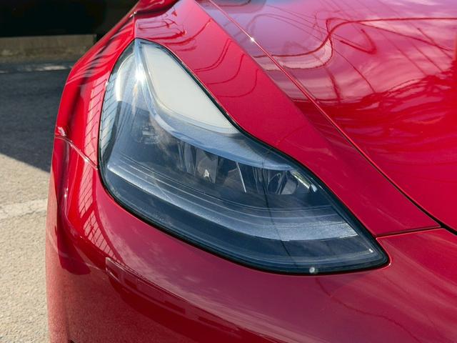 ＬＥＤヘッドライト搭載。夜道も明るく照らします。