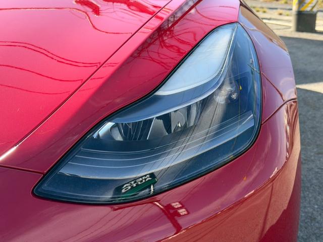 ＬＥＤヘッドライト搭載。夜道も明るく照らします。