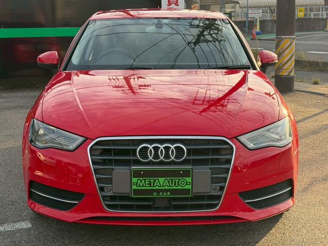 Ａ３ スポーツバック１．４ＴＦＳＩ　禁煙車　コンビニエンスＰＫＧ　ＭＭＩナビゲーションＰＫＧ　ＬＥＤライトＰＫＧ　アダプティブクルーズコントロール　純正７インチナビ　バックカメラ　パーキングセンサー　ＣＤ／ＤＶＤ再生　プッシュスタート（14枚目）