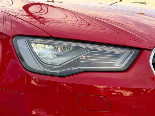 Ａ３ スポーツバック１．４ＴＦＳＩ　禁煙車　コンビニエンスＰＫＧ　ＭＭＩナビゲーションＰＫＧ　ＬＥＤライトＰＫＧ　アダプティブクルーズコントロール　純正７インチナビ　バックカメラ　パーキングセンサー　ＣＤ／ＤＶＤ再生　プッシュスタート（30枚目）