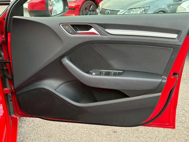 Ａ３ スポーツバック１．４ＴＦＳＩ　禁煙車　コンビニエンスＰＫＧ　ＭＭＩナビゲーションＰＫＧ　ＬＥＤライトＰＫＧ　アダプティブクルーズコントロール　純正７インチナビ　バックカメラ　パーキングセンサー　ＣＤ／ＤＶＤ再生　プッシュスタート（36枚目）