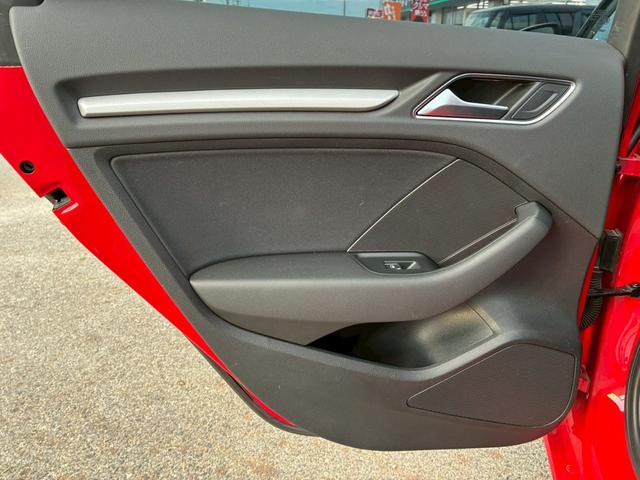 Ａ３ スポーツバック１．４ＴＦＳＩ　禁煙車　コンビニエンスＰＫＧ　ＭＭＩナビゲーションＰＫＧ　ＬＥＤライトＰＫＧ　アダプティブクルーズコントロール　純正７インチナビ　バックカメラ　パーキングセンサー　ＣＤ／ＤＶＤ再生　プッシュスタート（37枚目）