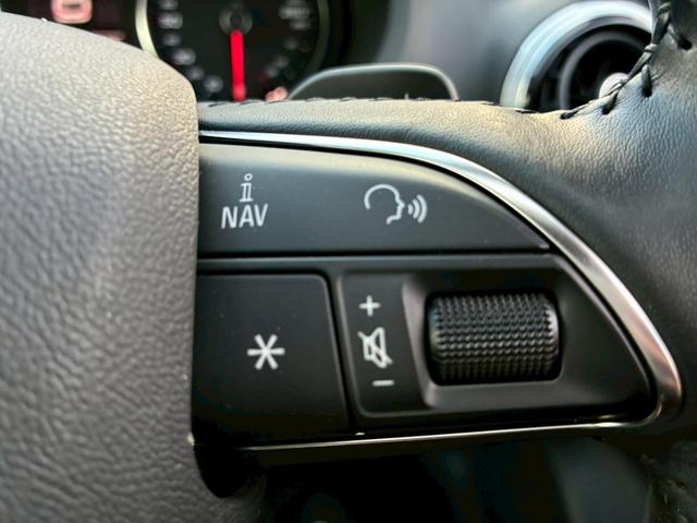 Ａ３ スポーツバック１．４ＴＦＳＩ　禁煙車　コンビニエンスＰＫＧ　ＭＭＩナビゲーションＰＫＧ　ＬＥＤライトＰＫＧ　アダプティブクルーズコントロール　純正７インチナビ　バックカメラ　パーキングセンサー　ＣＤ／ＤＶＤ再生　プッシュスタート（41枚目）