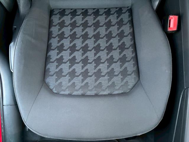 Ａ３ スポーツバック１．４ＴＦＳＩ　禁煙車　コンビニエンスＰＫＧ　ＭＭＩナビゲーションＰＫＧ　ＬＥＤライトＰＫＧ　アダプティブクルーズコントロール　純正７インチナビ　バックカメラ　パーキングセンサー　ＣＤ／ＤＶＤ再生　プッシュスタート（53枚目）