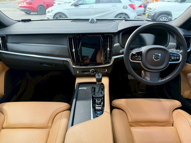 V90 クロスカントリー T5 AWD サマム 禁煙車 パノラマサンルーフ Bowers&Wilkins 弊社買取車両 衝突軽減 ハンドル支援 ベージュナッパレザー シートヒータークーラー 専用19インチAW 全周囲カメラ パワーシート ETC(6枚目)