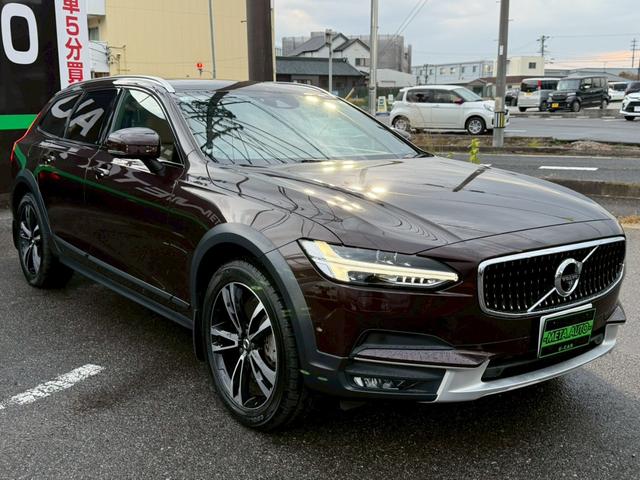 V90 クロスカントリー T5 AWD サマム 禁煙車 パノラマサンルーフ Bowers&Wilkins 弊社買取車両 衝突軽減 ハンドル支援 ベージュナッパレザー シートヒータークーラー 専用19インチAW 全周囲カメラ パワーシート ETC(18枚目)
