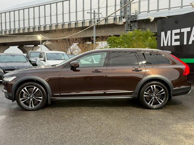 V90 クロスカントリー T5 AWD サマム 禁煙車 パノラマサンルーフ Bowers&Wilkins 弊社買取車両 衝突軽減 ハンドル支援 ベージュナッパレザー シートヒータークーラー 専用19インチAW 全周囲カメラ パワーシート ETC(21枚目)