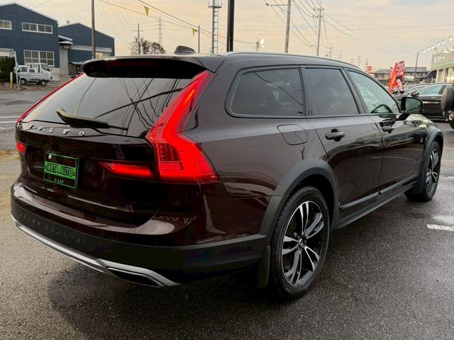 V90 クロスカントリー T5 AWD サマム 禁煙車 パノラマサンルーフ Bowers&Wilkins 弊社買取車両 衝突軽減 ハンドル支援 ベージュナッパレザー シートヒータークーラー 専用19インチAW 全周囲カメラ パワーシート ETC(24枚目)
