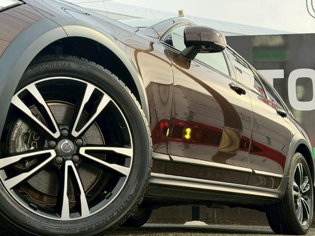 V90 クロスカントリー T5 AWD サマム 禁煙車 パノラマサンルーフ Bowers&Wilkins 弊社買取車両 衝突軽減 ハンドル支援 ベージュナッパレザー シートヒータークーラー 専用19インチAW 全周囲カメラ パワーシート ETC(26枚目)