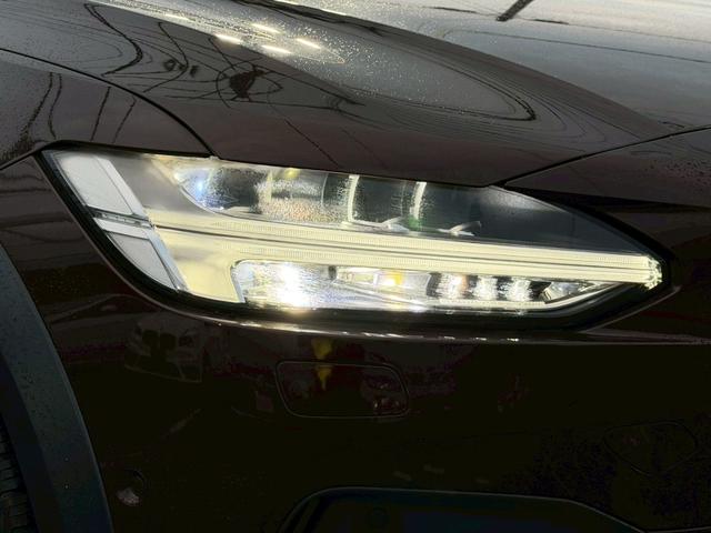 V90 クロスカントリー T5 AWD サマム 禁煙車 パノラマサンルーフ Bowers&Wilkins 弊社買取車両 衝突軽減 ハンドル支援 ベージュナッパレザー シートヒータークーラー 専用19インチAW 全周囲カメラ パワーシート ETC(34枚目)