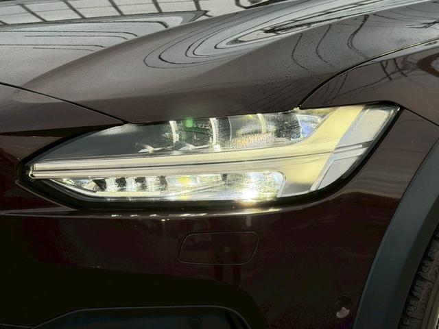 V90 クロスカントリー T5 AWD サマム 禁煙車 パノラマサンルーフ Bowers&Wilkins 弊社買取車両 衝突軽減 ハンドル支援 ベージュナッパレザー シートヒータークーラー 専用19インチAW 全周囲カメラ パワーシート ETC(35枚目)