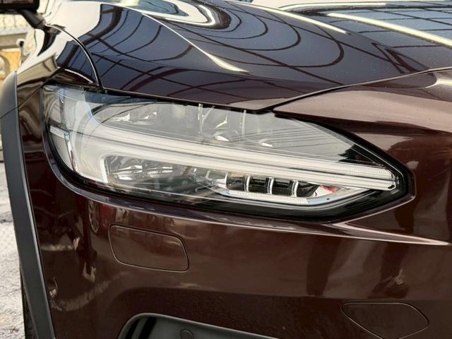 V90 クロスカントリー T5 AWD サマム 禁煙車 パノラマサンルーフ Bowers&Wilkins 弊社買取車両 衝突軽減 ハンドル支援 ベージュナッパレザー シートヒータークーラー 専用19インチAW 全周囲カメラ パワーシート ETC(36枚目)