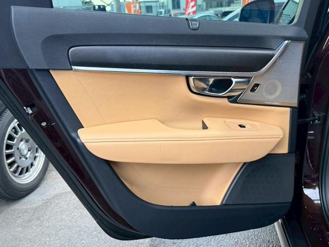 V90 クロスカントリー T5 AWD サマム 禁煙車 パノラマサンルーフ Bowers&Wilkins 弊社買取車両 衝突軽減 ハンドル支援 ベージュナッパレザー シートヒータークーラー 専用19インチAW 全周囲カメラ パワーシート ETC(42枚目)