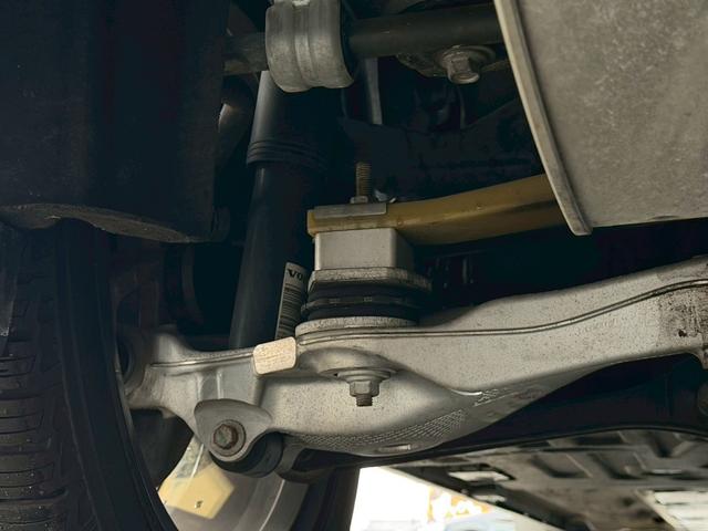 V90 クロスカントリー T5 AWD サマム 禁煙車 パノラマサンルーフ Bowers&Wilkins 弊社買取車両 衝突軽減 ハンドル支援 ベージュナッパレザー シートヒータークーラー 専用19インチAW 全周囲カメラ パワーシート ETC(70枚目)