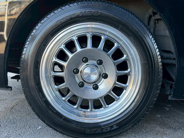 NV350キャラバンバン ロングライダープレミアムGX 玄武1.5インチローダウンキット ハイトダウンサポーター ベッドキット バレンティテール ESSEX17インチAW HIDヘッド プッシュスタート バックカメラ リアヒーター/クーラー ETC(24枚目)