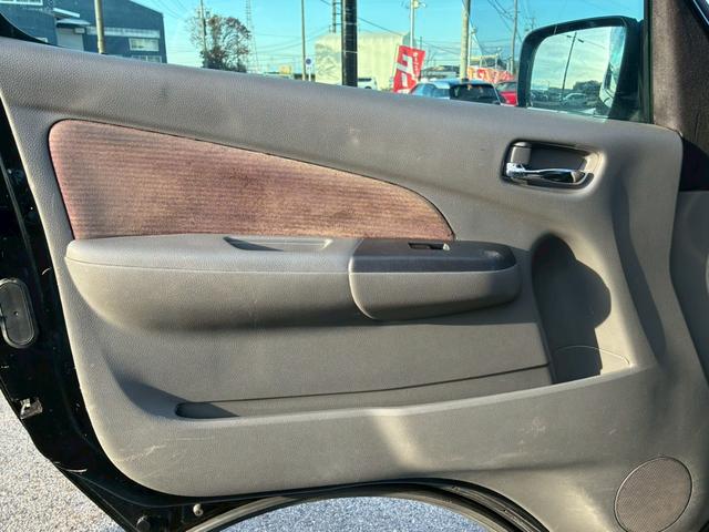 NV350キャラバンバン ロングライダープレミアムGX 玄武1.5インチローダウンキット ハイトダウンサポーター ベッドキット バレンティテール ESSEX17インチAW HIDヘッド プッシュスタート バックカメラ リアヒーター/クーラー ETC(33枚目)