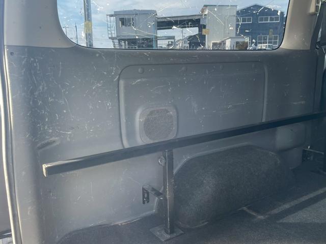 NV350キャラバンバン ロングライダープレミアムGX 玄武1.5インチローダウンキット ハイトダウンサポーター ベッドキット バレンティテール ESSEX17インチAW HIDヘッド プッシュスタート バックカメラ リアヒーター/クーラー ETC(35枚目)