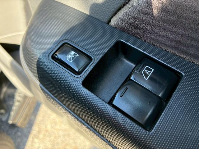 NV350キャラバンバン ロングライダープレミアムGX 玄武1.5インチローダウンキット ハイトダウンサポーター ベッドキット バレンティテール ESSEX17インチAW HIDヘッド プッシュスタート バックカメラ リアヒーター/クーラー ETC(55枚目)