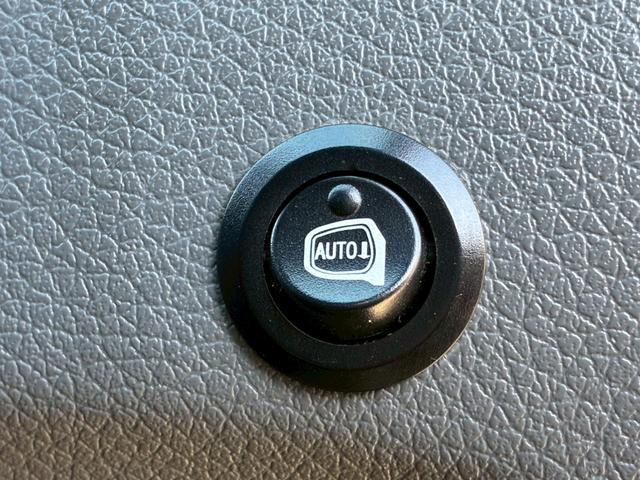 NV350キャラバンバン ロングライダープレミアムGX 玄武1.5インチローダウンキット ハイトダウンサポーター ベッドキット バレンティテール ESSEX17インチAW HIDヘッド プッシュスタート バックカメラ リアヒーター/クーラー ETC(57枚目)