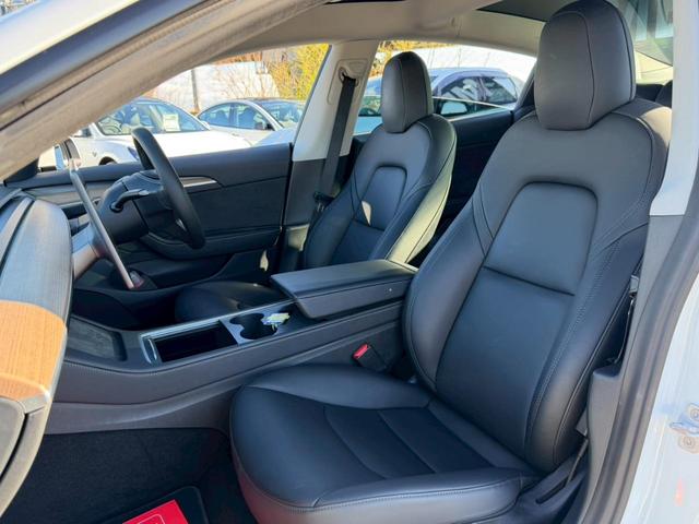 モデル３ ロングレンジ　ＡＷＤ　４ＷＤ　ワンオーナー　禁煙車　弊社買取車　満充電約５３０ｋｍ走行　上海モデル　ヒートポンプ　パワーバックドア　シートヒーター　ＬＥＤヘッドライト　１９インチＡＷ　パワーシート　黒ヴィーガンレザーシート（49枚目）
