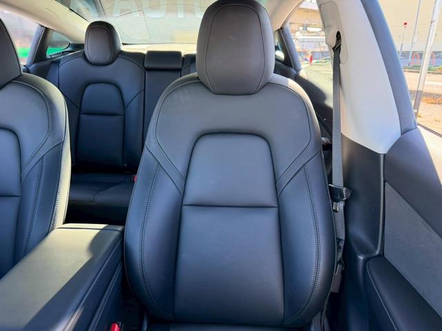 モデル３ ロングレンジ　ＡＷＤ　４ＷＤ　ワンオーナー　禁煙車　弊社買取車　満充電約５３０ｋｍ走行　上海モデル　ヒートポンプ　パワーバックドア　シートヒーター　ＬＥＤヘッドライト　１９インチＡＷ　パワーシート　黒ヴィーガンレザーシート（52枚目）