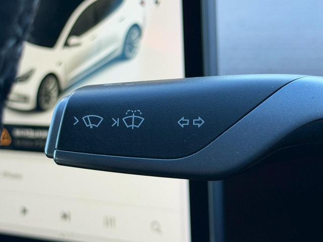 モデル３ ロングレンジ　ＡＷＤ　４ＷＤ　ワンオーナー　禁煙車　弊社買取車　満充電約５３０ｋｍ走行　上海モデル　ヒートポンプ　パワーバックドア　シートヒーター　ＬＥＤヘッドライト　１９インチＡＷ　パワーシート　黒ヴィーガンレザーシート（62枚目）