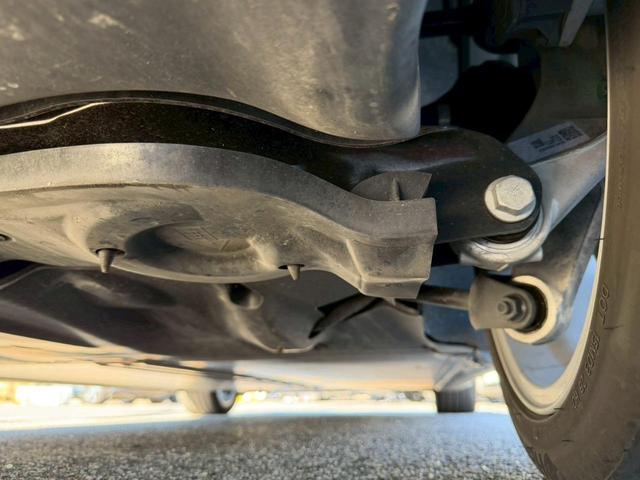 モデル３ ロングレンジ　ＡＷＤ　４ＷＤ　ワンオーナー　禁煙車　弊社買取車　満充電約５３０ｋｍ走行　上海モデル　ヒートポンプ　パワーバックドア　シートヒーター　ＬＥＤヘッドライト　１９インチＡＷ　パワーシート　黒ヴィーガンレザーシート（69枚目）