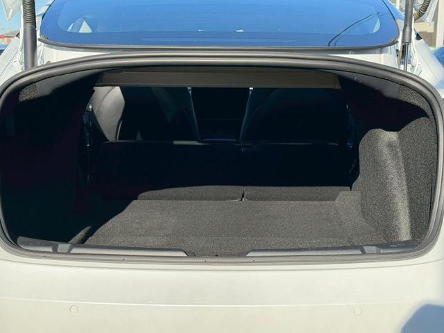 モデル３ ロングレンジ　ＡＷＤ　４ＷＤ　ワンオーナー　禁煙車　弊社買取車　満充電約５３０ｋｍ走行　上海モデル　ヒートポンプ　パワーバックドア　シートヒーター　ＬＥＤヘッドライト　１９インチＡＷ　パワーシート　黒ヴィーガンレザーシート（71枚目）