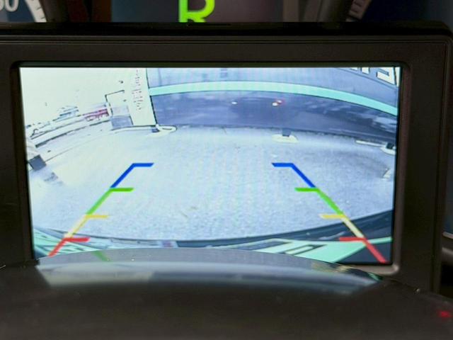 クアトロポルテ スポーツＧＴ　Ｓ　正規ディーラー車　禁煙車　弊社買取車両　Ｖ８エンジン４０１馬力　専用サスペンション　サンルーフ　フェラーリエンジン　トルコンＡＴ　６ポッドキャリパー　２０インチダーククロームＡＷ　赤コンビシート（12枚目）